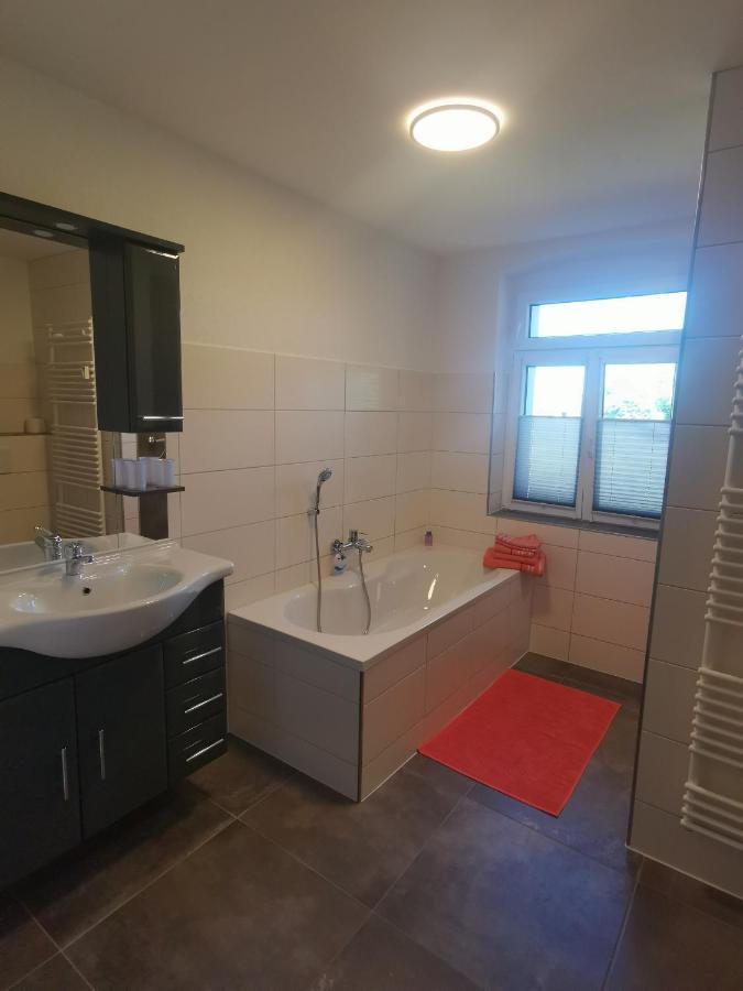 Ferienwohnung Wanderglueck ラートマンスドルフ エクステリア 写真